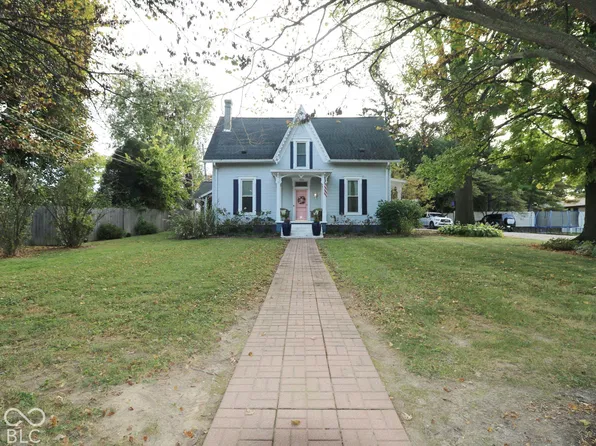 104 N Englewood Dr, Crawfordsville, IN 47933