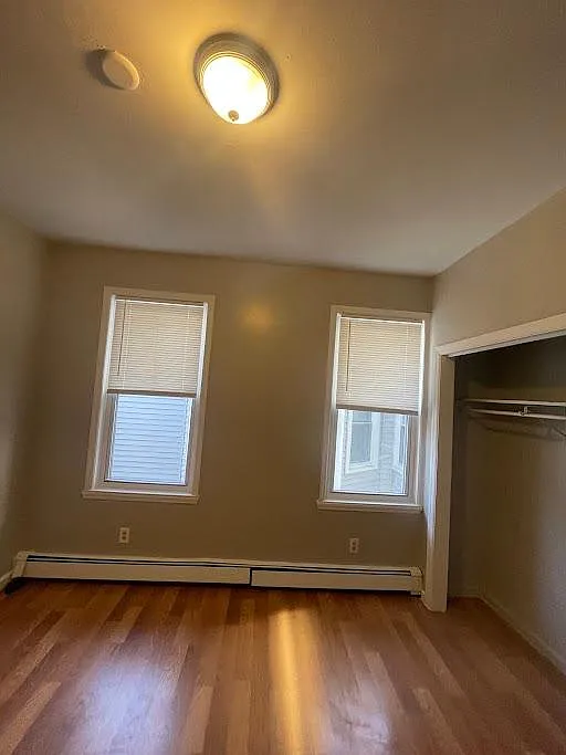 5 bed, 1475 sqft, $2,400 — Photo 2