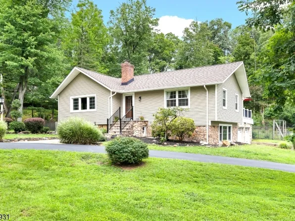 248 Johnston Dr, Watchung Boro, NJ 07069