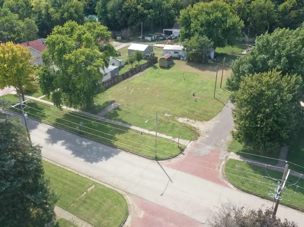 327 N Mission St, Council Grove, KS 66846