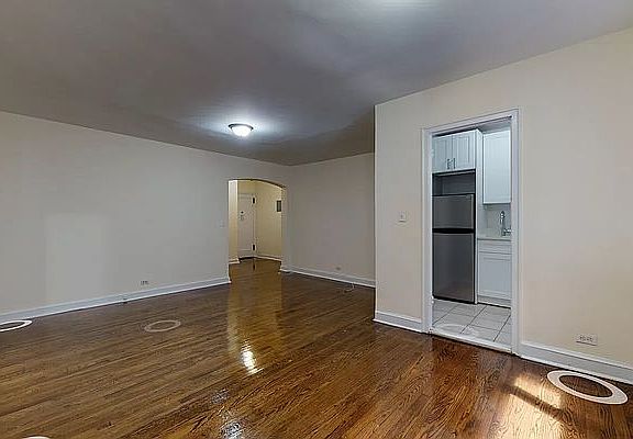 5th image of 246 E 46th St APT 5N