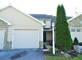 25 Sandstone Ct, Lititz, PA 17543