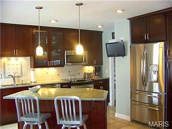 5th image of 89 Thorncliff Ln
