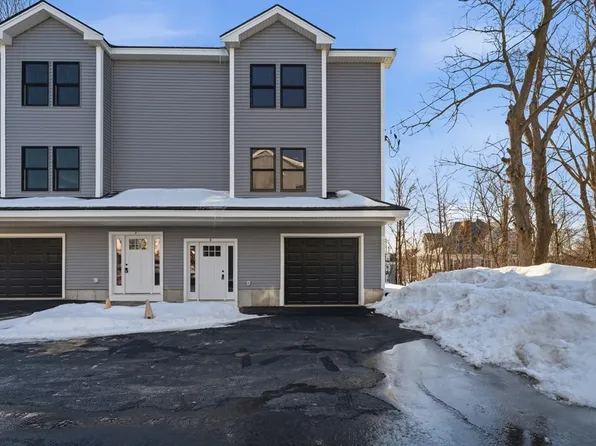 79 School St #4, Lowell, MA 01854