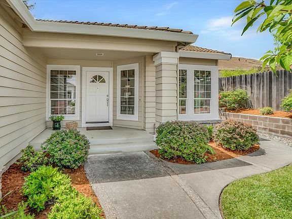 2nd image of 3213 Bear Creek Drive