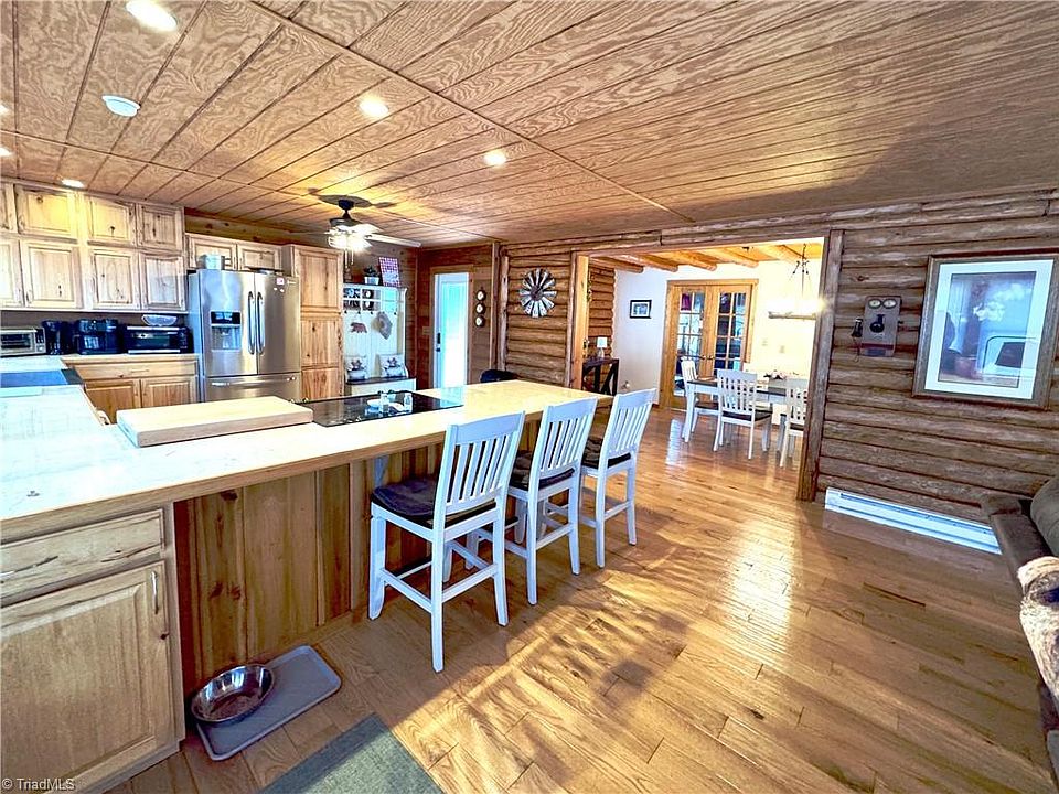 1st image of 4681 Rockford Rd