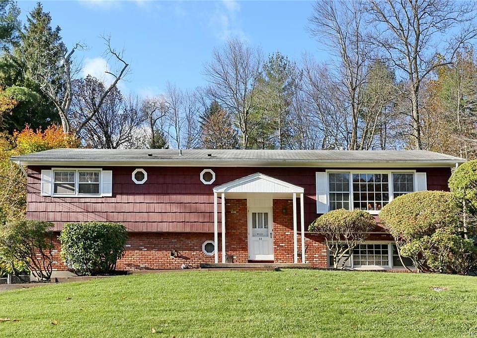 1st image of 22 Woodglen Dr