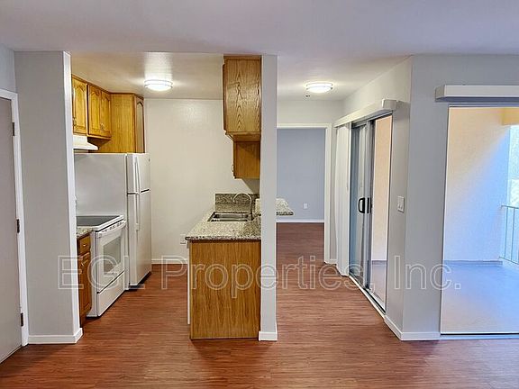 4th image of 400 S Kingsley Dr #210