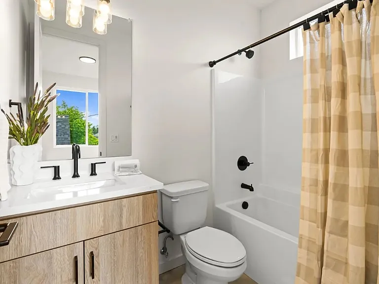 7582 N Alma Ave — Photo 19