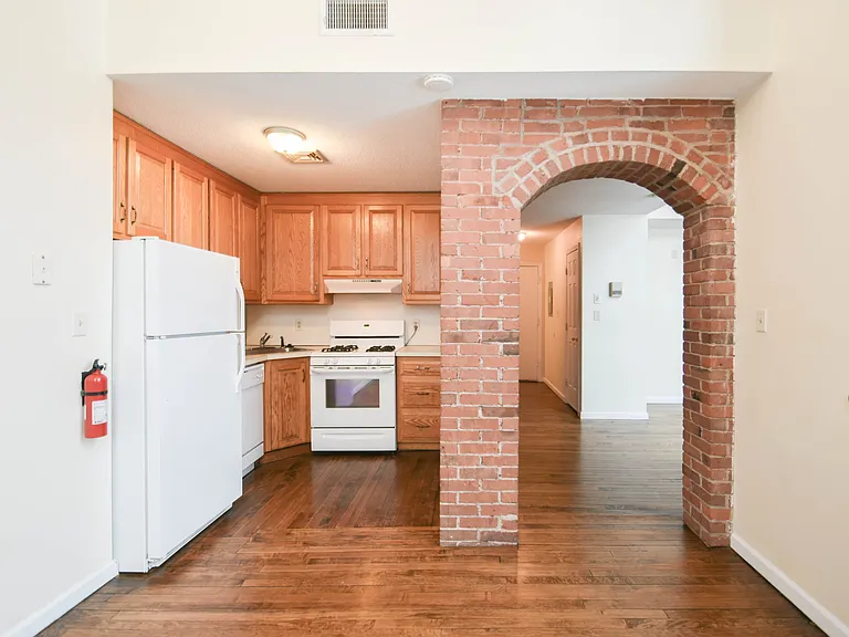 58 Woodley Ct #10 — Photo 13