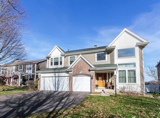 940 Concord Cir, Mundelein, IL 60060