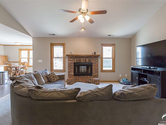 3rd image of 2101 Bishop Ct