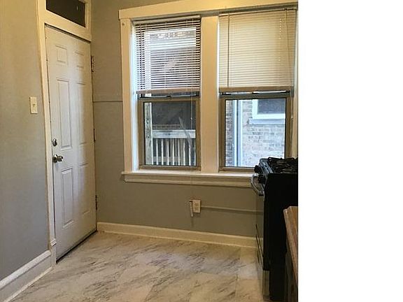 5th image of 6648 S Sacramento Ave #3