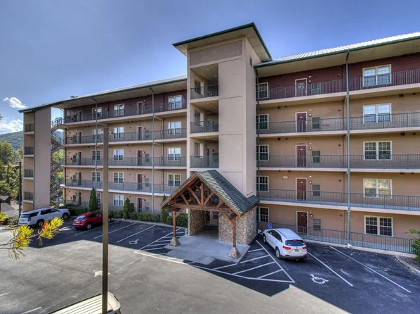 410 Big Bear Way #2003, Pigeon Forge, TN 37863