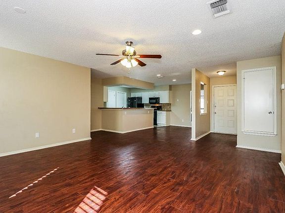 4th image of 3720 Greenstone Dr