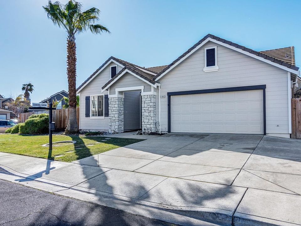 1st image of 4062 Regatta Dr