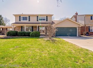 42807 Saxony Rd, Canton, MI 48187