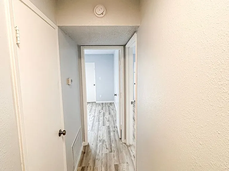 6802 N 17th Ave — Photo 24