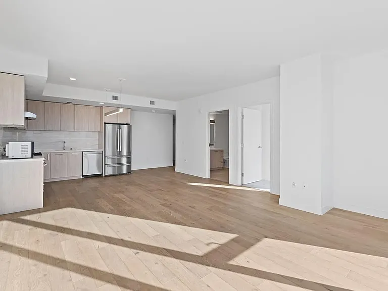 188 W Saint James St #11004 — Photo 8
