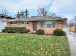 21901 Marian Cir, Fairview Park, OH