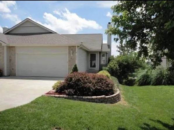 4927 Stoneback Dr, Lawrence, KS 66047