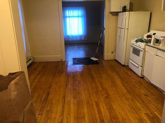 4th image of 1615 19th Ave NE