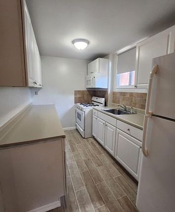 2nd image of 11415 133rd St #1