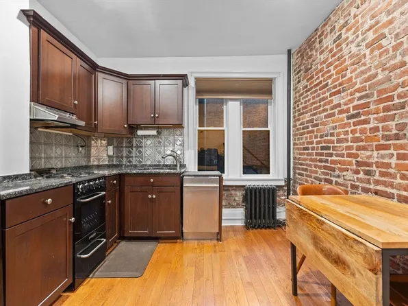 33 Irving St APT 4, Boston, MA 02114