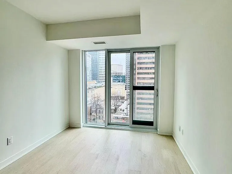 252 Church St #818 — Photo 4