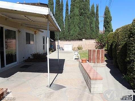 Covered patio area ...with firepit