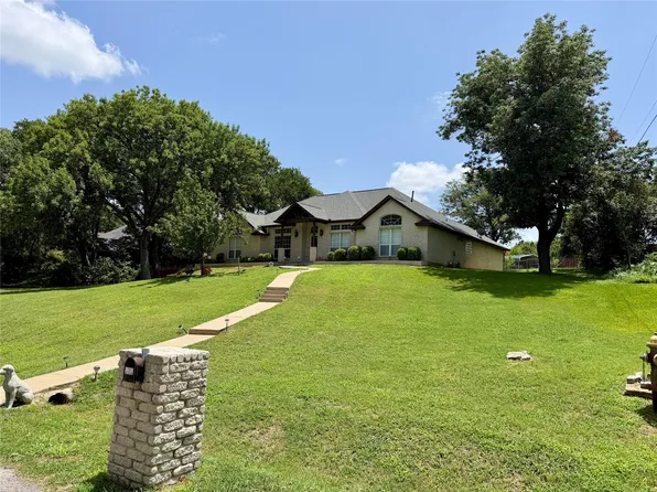 110 Pecan Valley Ln, Waxahachie, TX 75165