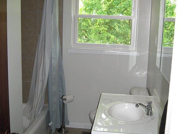 3rd image of 3637 Highland Terrace Dr