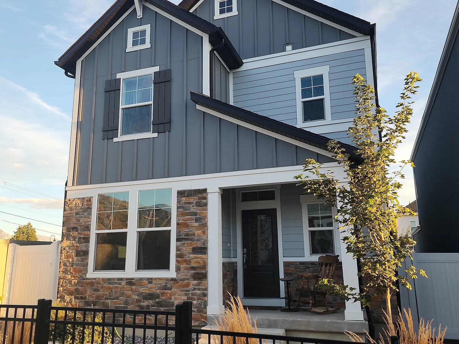 4 bed, 3.5 bath, 2823 sqft, $3,000 — Photo 1