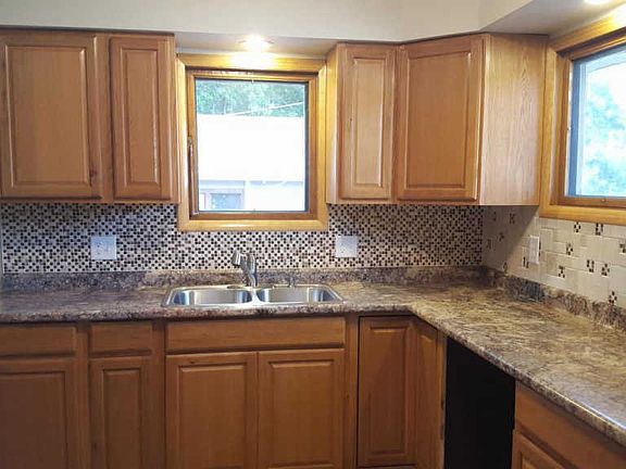 4th image of 1152 Carolyn Ave