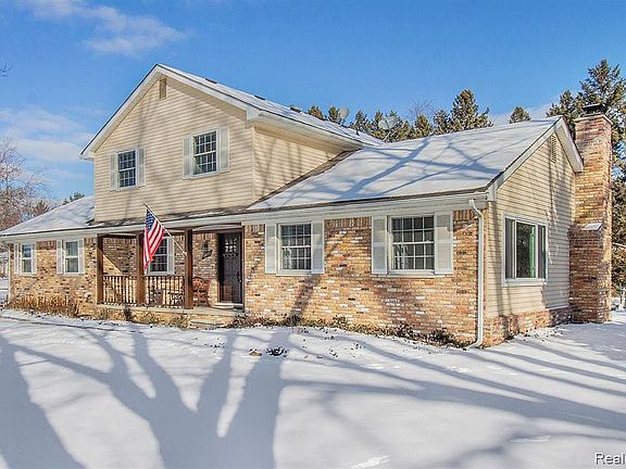2nd image of 10435 Villa Dr