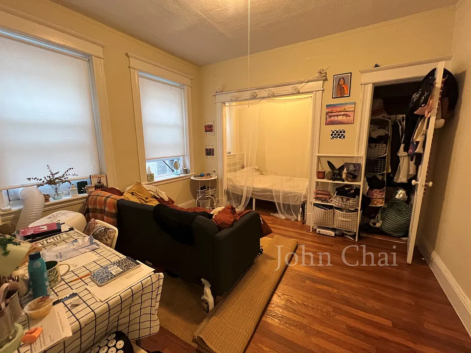 64 Woodstock Ave #10