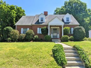 701 Mayflower Dr, Greensboro, NC 27403