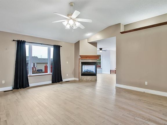 3rd image of 105 N Poston Ave