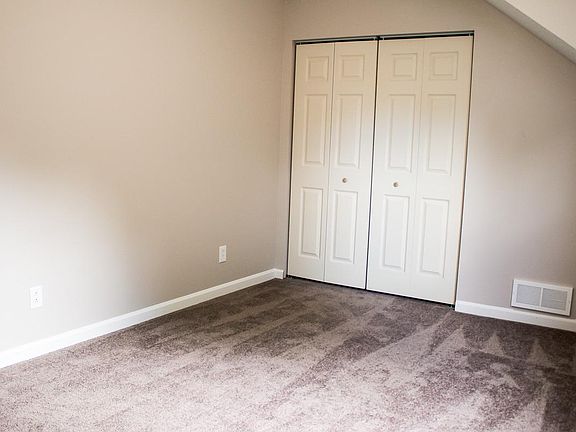 5th image of 624 Spruce St APT B