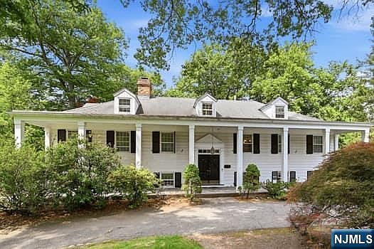 1st image of 376 Lakeview Dr