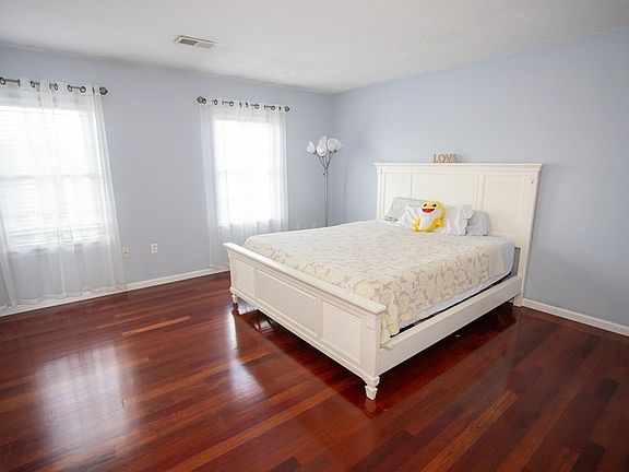 5th image of 23 Parker St Unit 23
