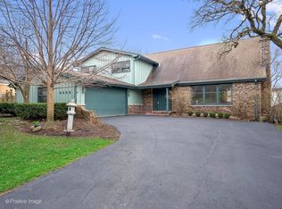 6608 Cochise Dr, Indian Head Park, IL 60525