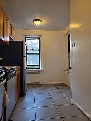 3rd image of 115 E 116th St APT 2d