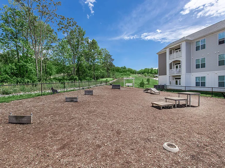 Riverstone Apartments at Long Shoals — Photo 115