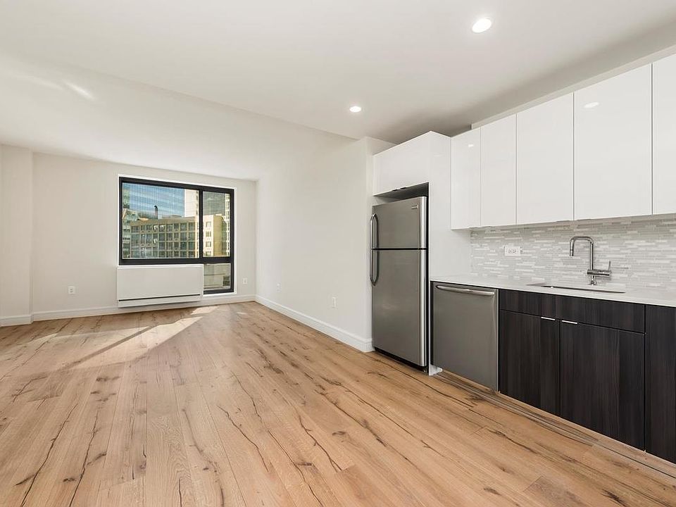 1st image of 2521 43rd Ave APT 306