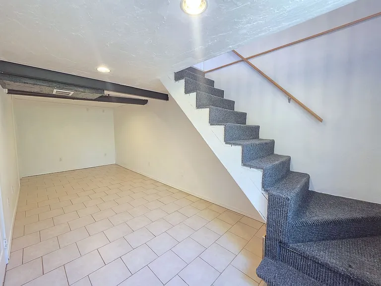 5621 N Hemlock St — Photo 20