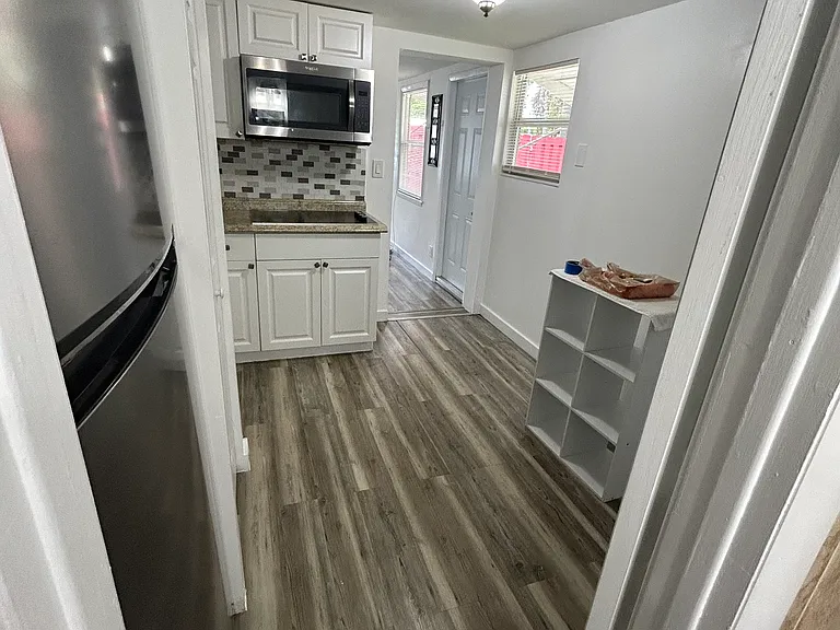 2948 NE 12th Ter #1A — Photo 13
