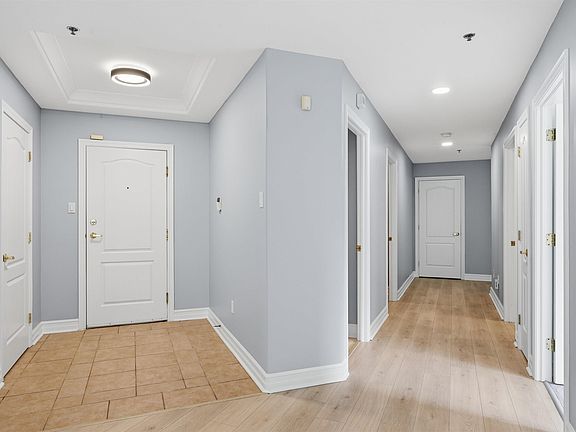 5th image of 621 Portland Hills Dr #107