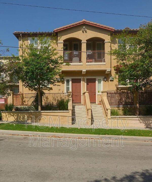 1st image of 2736 Cabrillo Ave