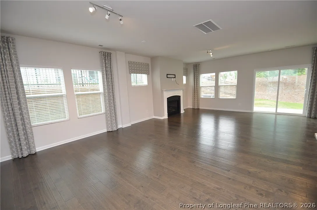 3 bed, 2.5 bath, $2,390 — Photo 4